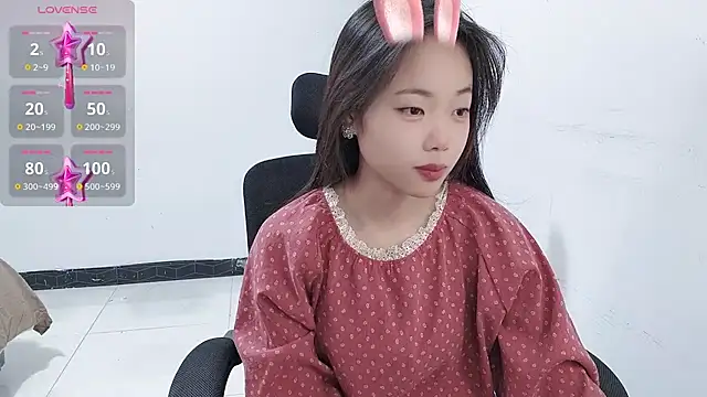 Snapshot of Lvy--v chatting on January 16, 10:02 pm Lvy--v online show from January 16, 10:02 pm