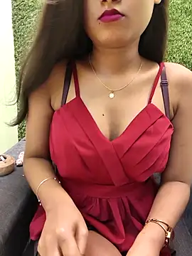 yhona darling online show from April 4, 12:01 pm
