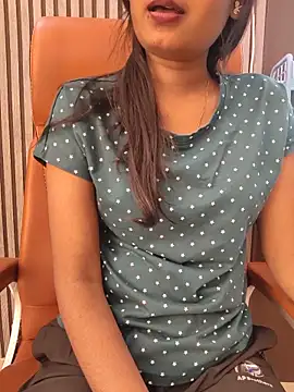 Snapshot of yhona_darling chatting on June 19, 7:20 pm yhona darling online show from June 19, 7:20 pm