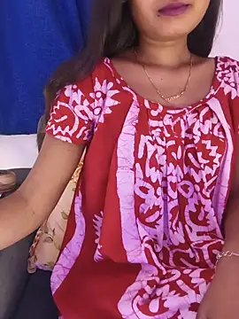 Snapshot of yhona_darling chatting on May 23, 1:21 pm yhona darling online show from May 23, 1:21 pm
