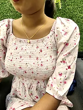 yhona darling online show from March 31, 3:19 am