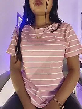 Snapshot of yhona_darling chatting on May 26, 6:06 pm yhona darling online show from May 26, 6:06 pm