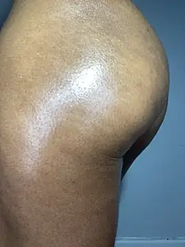 Snapshot of incognitobdy chatting on February 19, 11:36 pm incognitobdy online show from February 19, 11:36 pm