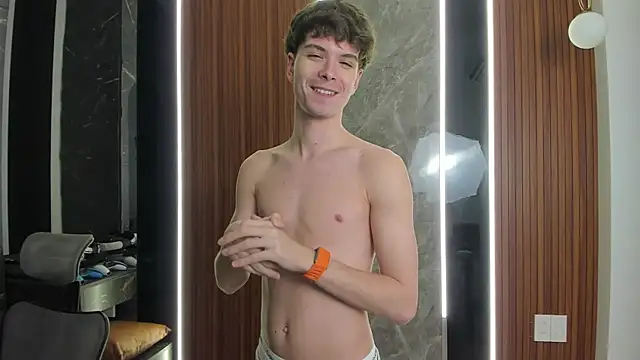 Snapshot of calvin_love_you chatting on July 7, 3:15 pm calvin love you online show from July 7, 3:15 pm