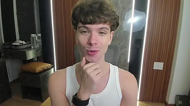 Snapshot of calvin_love_you chatting on May 17, 5:24 pm calvin love you online show from May 17, 5:24 pm