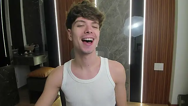 Snapshot of calvin_love_you chatting on April 20, 12:52 pm calvin love you online show from April 20, 12:52 pm