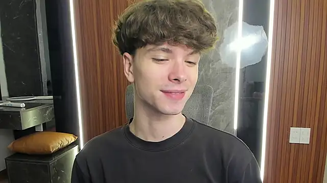 Snapshot of calvin_love_you chatting on April 29, 5:06 pm calvin love you online show from April 29, 5:06 pm