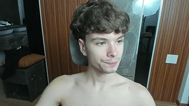 Snapshot of calvin_love_you chatting on May 27, 4:36 pm calvin love you online show from May 27, 4:36 pm