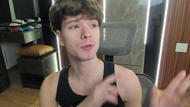 Snapshot of calvin_love_you chatting on July 15, 3:19 pm calvin love you online show from July 15, 3:19 pm