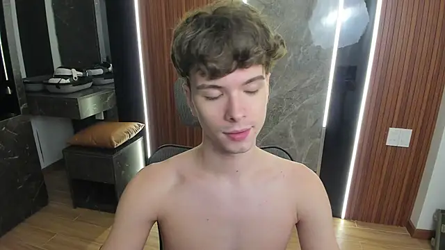Snapshot of calvin_love_you chatting on July 1, 2:06 pm calvin love you online show from July 1, 2:06 pm