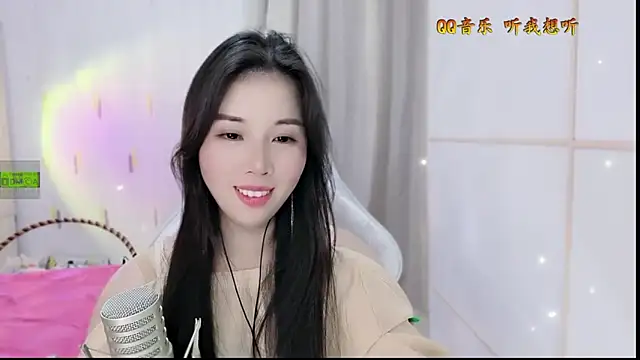 Snapshot of HK_angelchloe chatting on October 20, 1:33 pm HK angelchloe online show from October 20, 1:33 pm