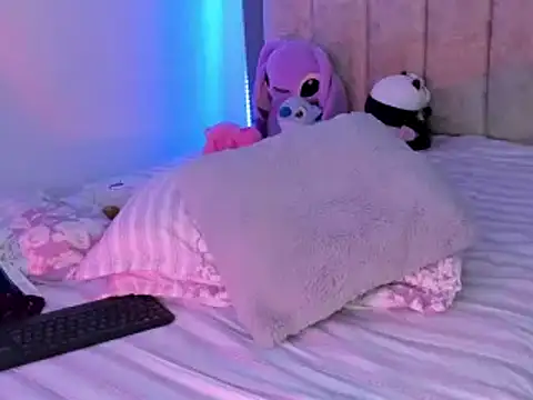 gatecharlotte  online show from March 29, 7:21 am