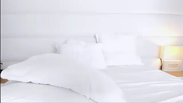 MoonAngelic online show from December 20, 2:36 am