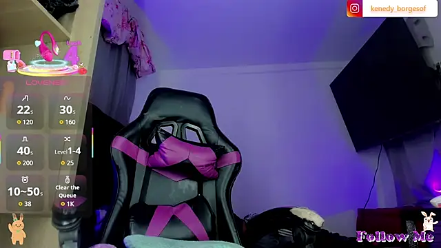 Snapshot of celeste_crawford12 chatting on November 25, 10:04 am celeste crawford12 online show from November 25, 10:04 am