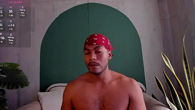 noah jones   online show from November 30, 3:35 pm