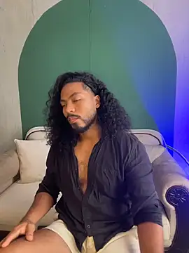 Snapshot of noah_jones__ chatting on February 16, 3:43 pm noah jones online show from February 16, 3:43 pm