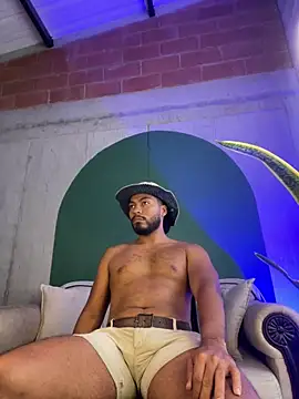 Snapshot of noah_jones__ chatting on February 1, 4:27 pm noah jones online show from February 1, 4:27 pm