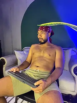 Snapshot of noah_jones__ chatting on February 14, 11:49 pm noah jones online show from February 14, 11:49 pm