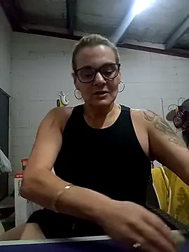 llASHll online show from November 23, 3:33 pm