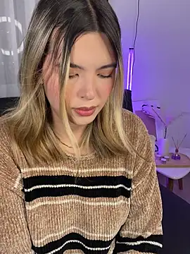 Snapshot of Odett_ chatting on March 13, 2:38 am Odett online show from March 13, 2:38 am