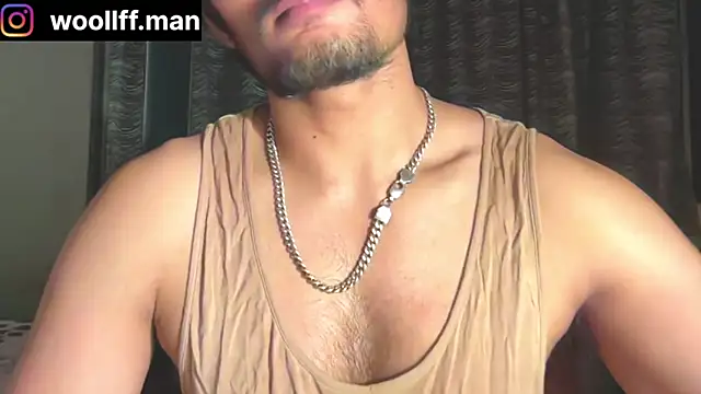 Snapshot of dickpois0n chatting on December 4, 6:33 pm dickpois0n online show from December 4, 6:33 pm