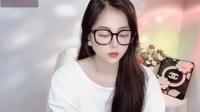 Lydia 170 online show from June 15, 8:08 pm