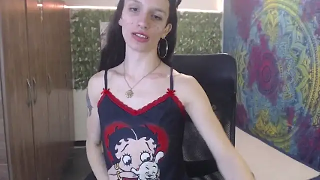 Snapshot of BurningVenus12 chatting on October 31, 3:52 pm BurningVenus12 online show from October 31, 3:52 pm