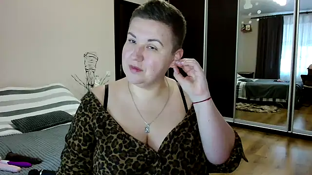 Snapshot of Annet1912 chatting on September 17, 7:32 am Annet1912 online show from September 17, 7:32 am