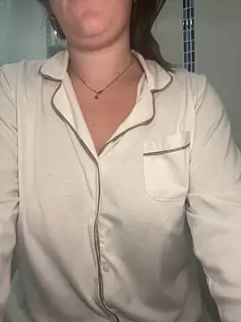 Snapshot of lilylush24 chatting on February 27, 5:51 am lilylush24 online show from February 27, 5:51 am