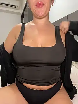 Snapshot of lilylush24 chatting on March 17, 7:46 am lilylush24 online show from March 17, 7:46 am