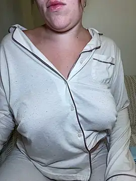 Snapshot of lilylush24 chatting on February 21, 4:37 pm lilylush24 online show from February 21, 4:37 pm