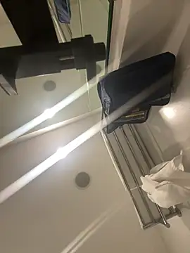 Snapshot of lilylush24 chatting on February 26, 5:53 pm lilylush24 online show from February 26, 5:53 pm