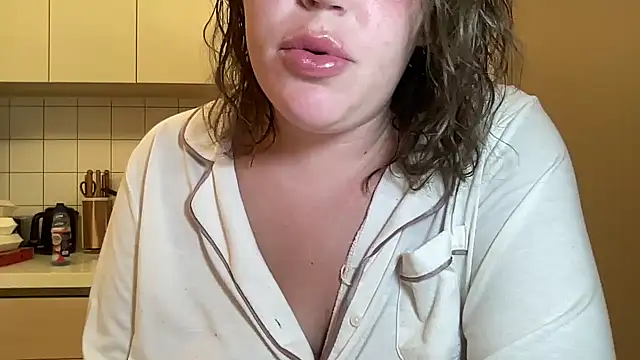 Snapshot of lilylush24 chatting on February 19, 2:55 pm lilylush24 online show from February 19, 2:55 pm