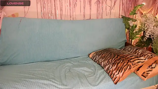 KelliRaid online show from October 30, 10:57 am