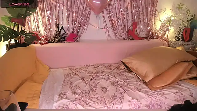 KelliRaid online show from March 5, 11:28 am