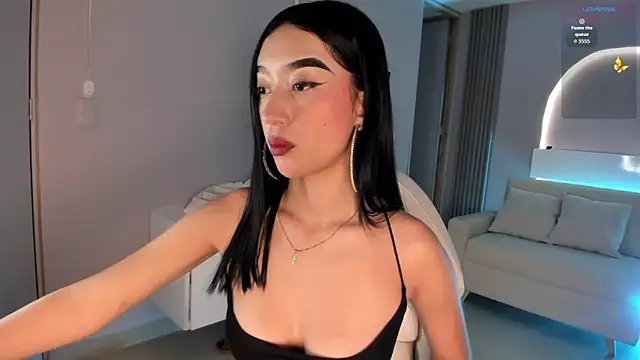 Snapshot of millieskinny_ chatting on October 4, 12:23 am millieskinny online show from October 4, 12:23 am