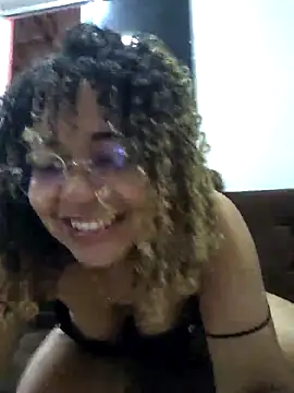 VitoriaFernandes online show from February 19, 1:57 am
