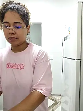 VitoriaFernandes online show from February 17, 10:29 pm