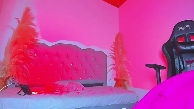 Tahiraa  online show from February 10, 1:32 pm