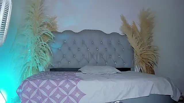 Tahiraa  online show from February 25, 1:22 pm