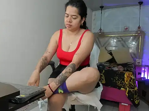 alexa-cooper- online show from April 17, 11:35 am