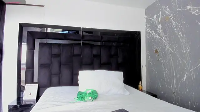 PaigeJayden online show from March 14, 9:21 pm