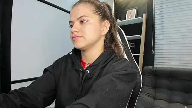 PaigeJayden online show from February 19, 2:12 am