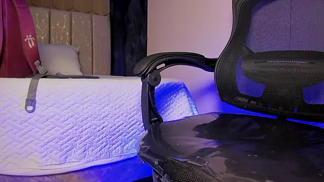 PaigeJayden online show from March 10, 8:46 pm