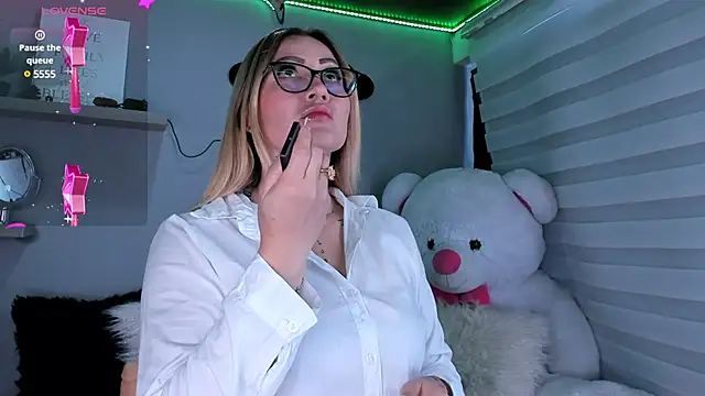 Alexasmith06 online show from February 28, 7:25 pm