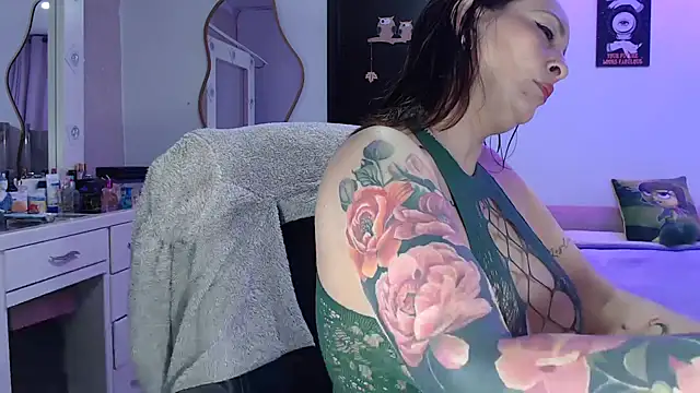 yulieth anamar online show from February 21, 9:33 am