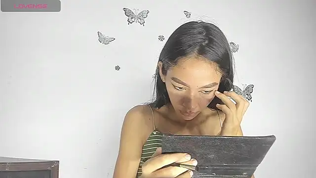 Snapshot of Sophie_sweett19 chatting on February 9, 1:11 am Sophie sweett19 online show from February 9, 1:11 am