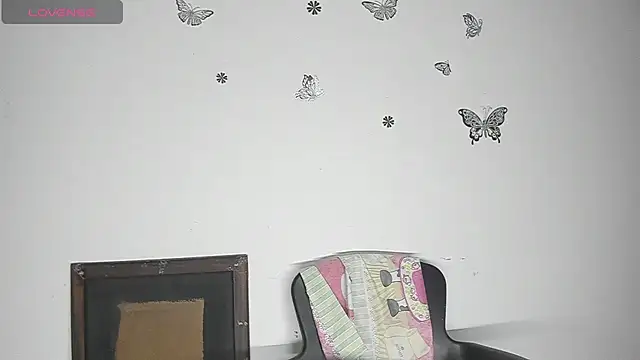 Snapshot of Sophie_sweett19 chatting on February 7, 10:19 pm Sophie sweett19 online show from February 7, 10:19 pm