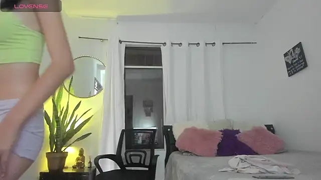 Snapshot of Sophie_sweett19 chatting on September 14, 7:14 pm Sophie sweett19 online show from September 14, 7:14 pm