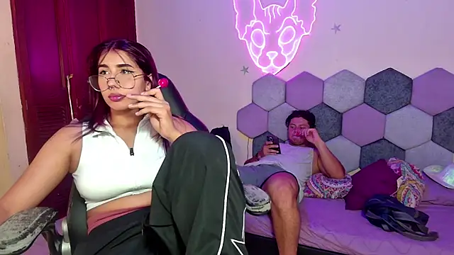 Snapshot of Horny_tgn chatting on February 18, 5:53 pm Horny tgn online show from February 18, 5:53 pm